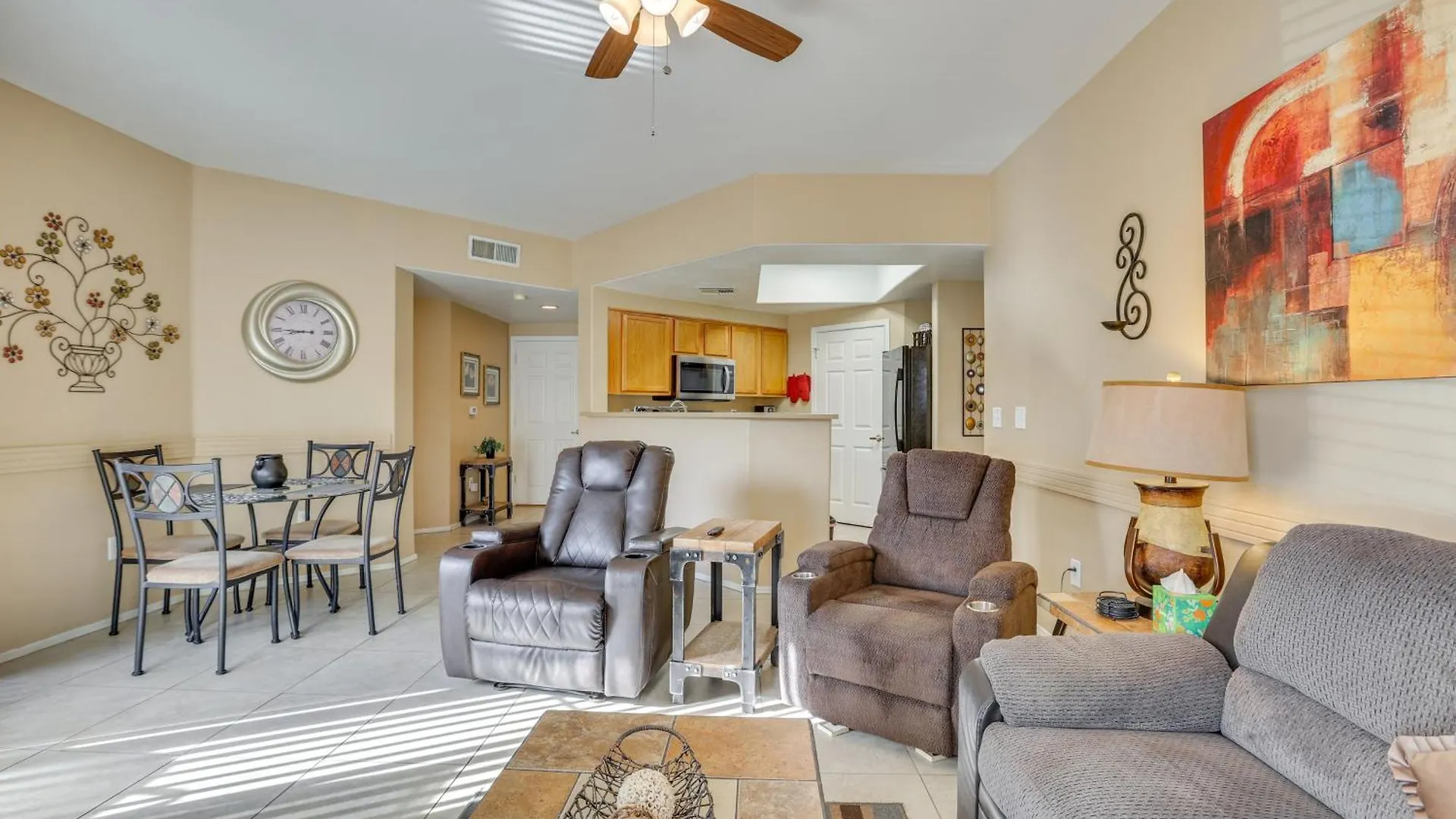 Apartment Bright Phoenix Condo - 3 Mi To State Farm Stadium!