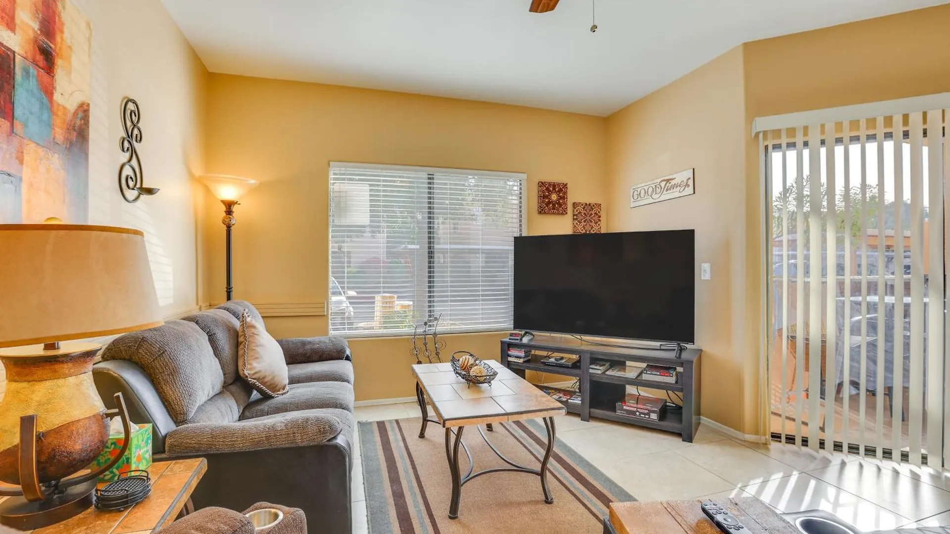 Apartment Bright Phoenix Condo - 3 Mi To State Farm Stadium!